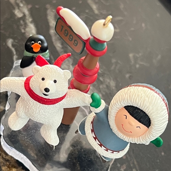 Vintage Hallmark Frosty Friends 1999 #20 Holiday Ornament - Picture 12 of 13